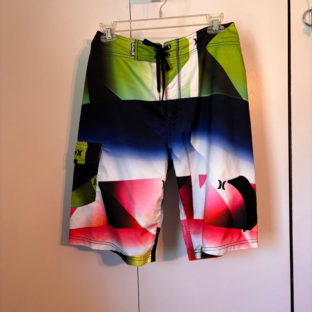 Hurley size 31 Men's dri fit board shorts RN 100691